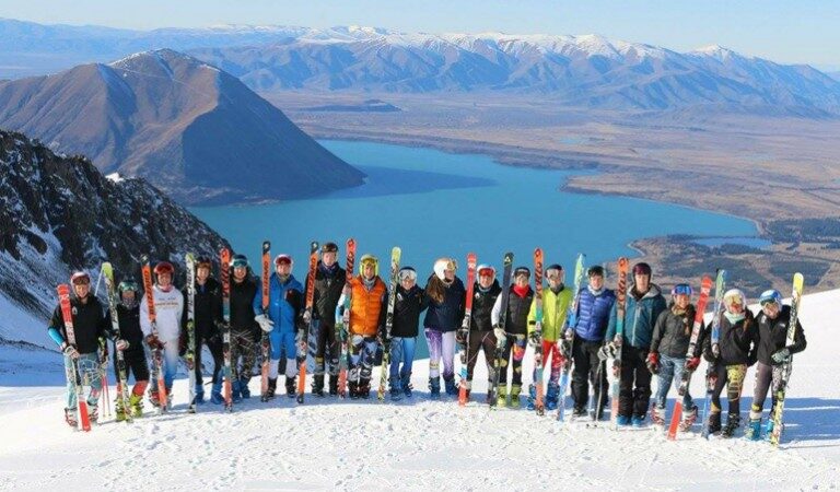 Academies that ski with Sprongo