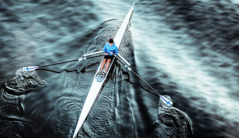 Rowing training guide with video analysisRowing